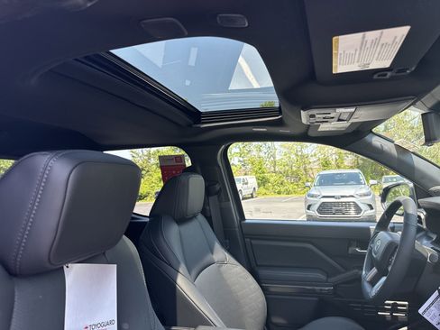 New 2025 Toyota Tacoma TRD Off-Road w/ TRD Off Road Premium Package AWD/4WD image 35
