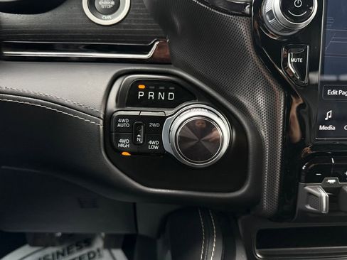 Used 2022 RAM 1500 Limited w/ Body-Colour Bumper Group image 28