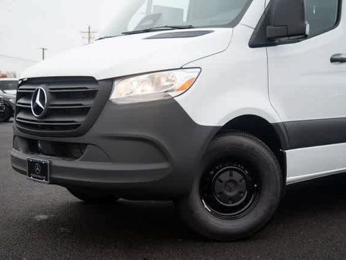 Used 2025 Mercedes-Benz Sprinter 2500 image 14