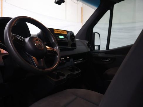 Used 2019 Mercedes-Benz Sprinter 144 image 15