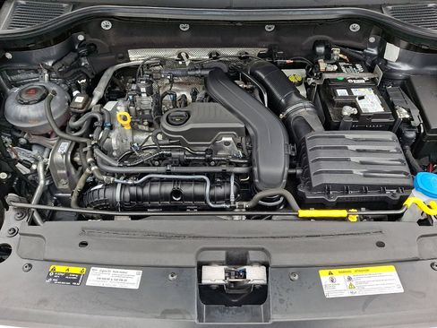 Certified 2023 Volkswagen Taos SE w/ Panoramic Sunroof Package image 28