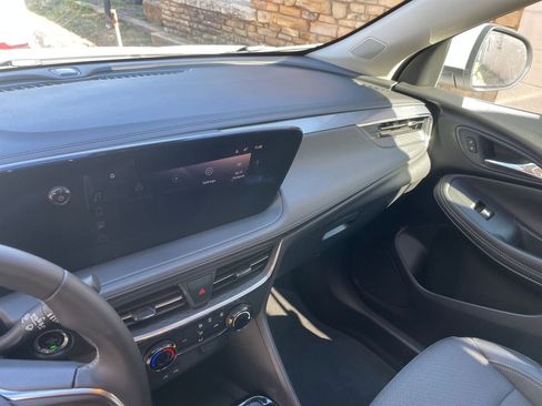 Used 2025 Buick Encore GX Preferred image 18