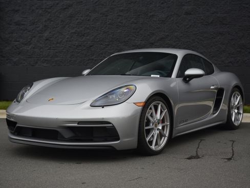 Certified 2025 Porsche 718 Cayman GTS RWD image 1