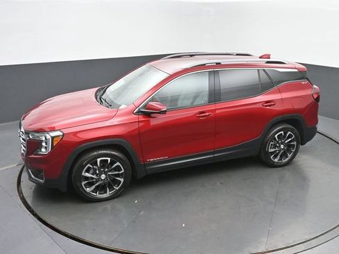 Used 2023 GMC Terrain SLT w/ LPO, Floor Liner Package FWD image 37