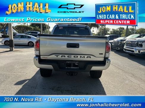 Used 2023 Toyota Tacoma TRD Off-Road w/ TRD Premium Off Road Package AWD/4WD image 9