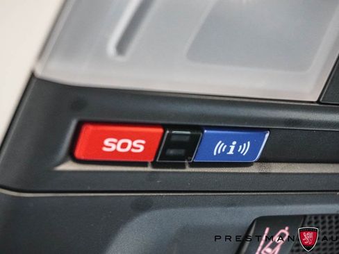 Used 2021 Subaru Impreza 2.0i Limited image 32