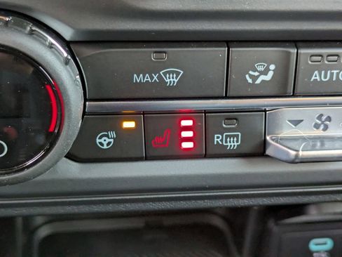 New 2025 Ford Bronco Badlands image 23