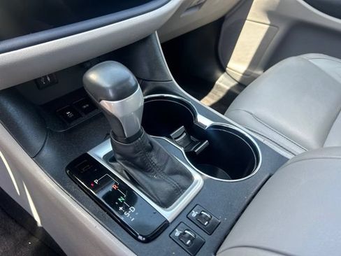Used 2014 Toyota Highlander XLE AWD/4WD image 26