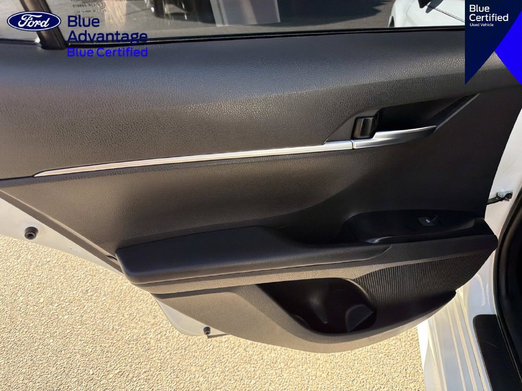 Used 2019 Toyota Camry SE FWD image 9