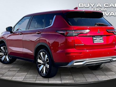 Used 2025 Mitsubishi Outlander SE AWD/4WD image 2