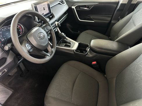 Used 2024 Toyota RAV4 XLE FWD image 9