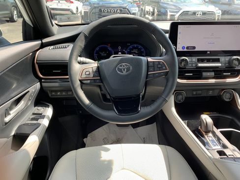 Used 2026 Toyota Grand Highlander AWD Hybrid image 17