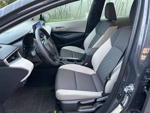 Used 2025 Toyota Corolla LE image 14