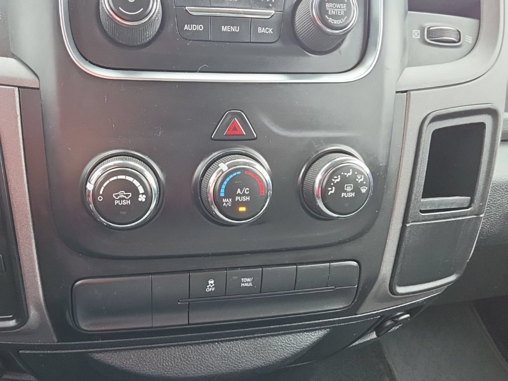 Used 2014 RAM 1500 ST w/ SXT Appearance Group AWD/4WD image 14