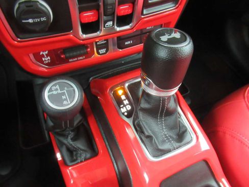 Used 2024 Jeep Wrangler Unlimited Rubicon image 36