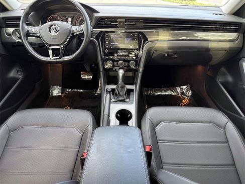 Used 2020 Volkswagen Passat 2.0T R-Line image 12