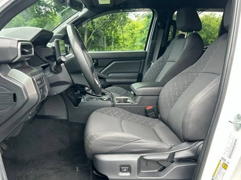 Certified 2024 Toyota Tacoma SR5 AWD/4WD image 20