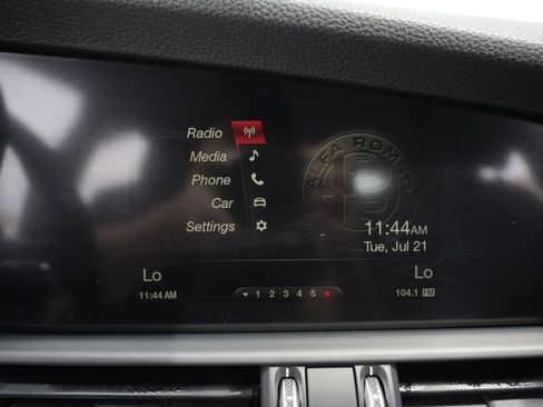 Used 2017 Alfa Romeo Giulia AWD image 53