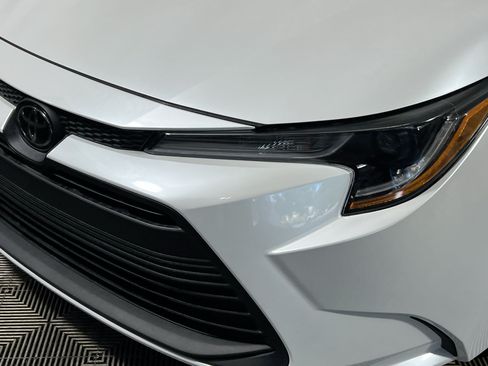 Used 2024 Toyota Corolla LE FWD image 12