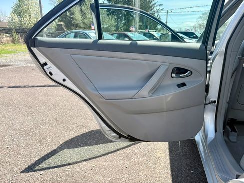 Used 2008 Toyota Camry Hybrid image 12