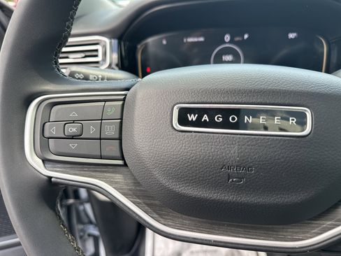 Used 2023 Jeep Wagoneer Series II w/ Premium Group I AWD/4WD image 26