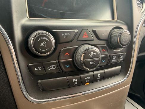 Used 2014 Jeep Grand Cherokee Limited w/ Trailer Tow Group IV image 21