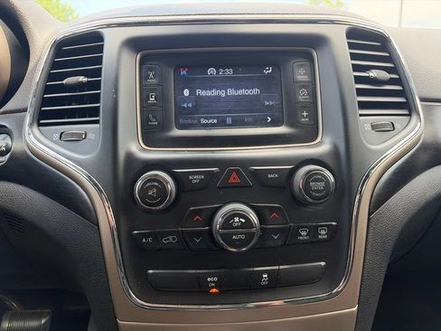 Used 2014 Jeep Grand Cherokee Laredo w/ Quick Order Package 23E AWD/4WD image 12