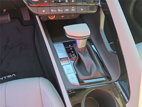 New 2026 Hyundai Elantra Limited image 18