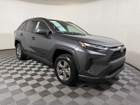 Used 2025 Toyota RAV4 XLE AWD/4WD image 6