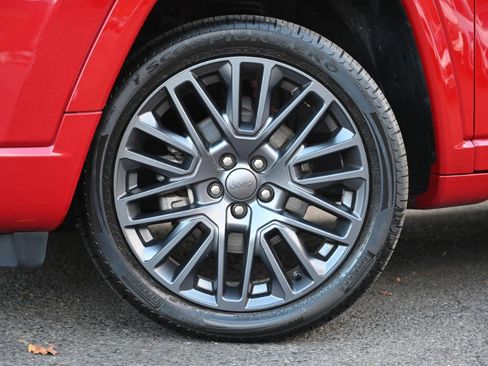 Used 2022 Jeep Compass Limited image 11