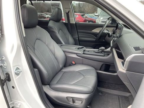 Certified 2026 Toyota Grand Highlander Limited image 13