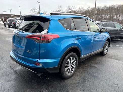 Used 2018 Toyota RAV4 XLE image 5