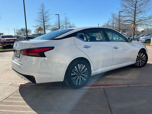 Used 2025 Nissan Altima 2.5 SV image 6