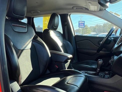 Used 2021 Jeep Cherokee Trailhawk w/ Technology Group image 13