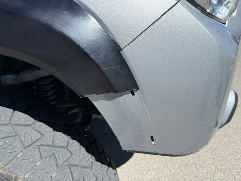 Used 2017 Toyota Tacoma TRD Sport w/ Tow Package (A/T) image 3