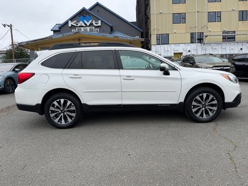 Used 2017 Subaru Outback 2.5i Limited AWD/4WD image 8