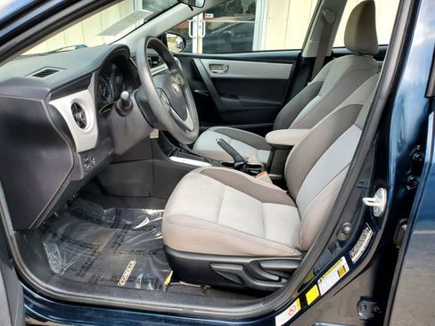 Used 2018 Toyota Corolla LE w/ Carpet Mat Package (TMS) FWD image 35