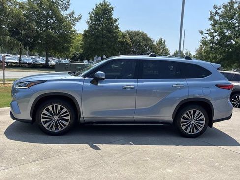 Used 2021 Toyota Highlander Platinum AWD/4WD image 11