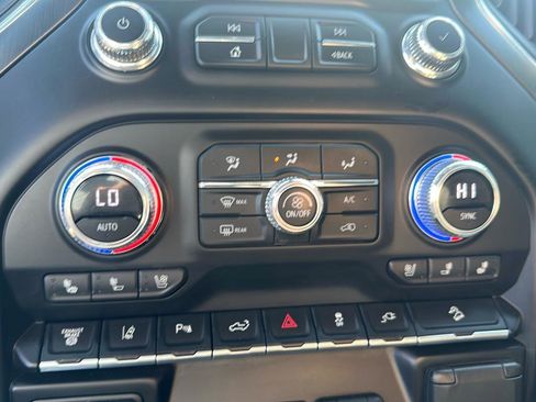 Used 2023 GMC Sierra 2500 AT4 w/ AT4 Premium Plus Package image 18