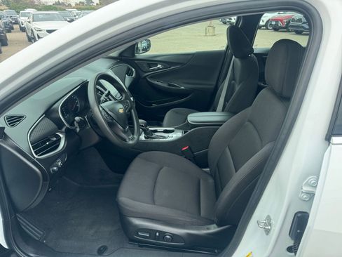 Used 2024 Chevrolet Malibu LT image 27