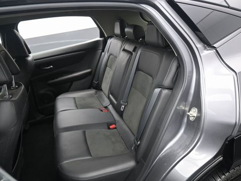 Used 2023 Nissan Ariya AWD image 28