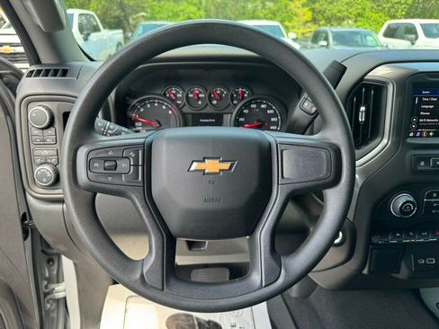 Used 2025 Chevrolet Silverado 1500 Custom AWD/4WD image 5