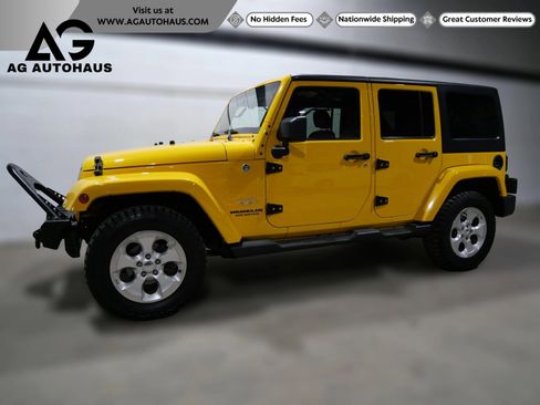 Used 2015 Jeep Wrangler Unlimited Sahara w/ Connectivity Group AWD/4WD image 1