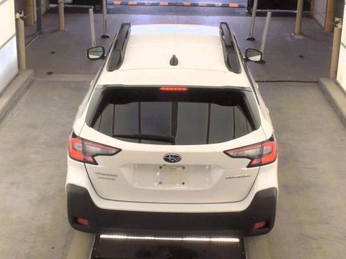 Used 2023 Subaru Outback Premium AWD/4WD image 4