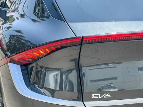 Used 2024 Kia EV6 Light RWD image 9