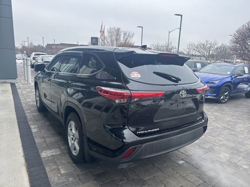 Used 2021 Toyota Highlander LE image 20