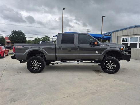 Used 2016 Ford F250 Lariat w/ Lariat Ultimate Package AWD/4WD image 5