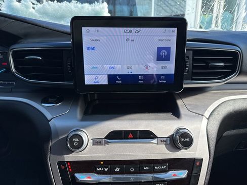 Certified 2022 Ford Explorer XLT w/ Equipment Group 202A image 12