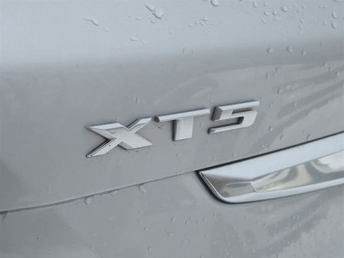 Used 2019 Cadillac XT5 Premium Luxury image 13