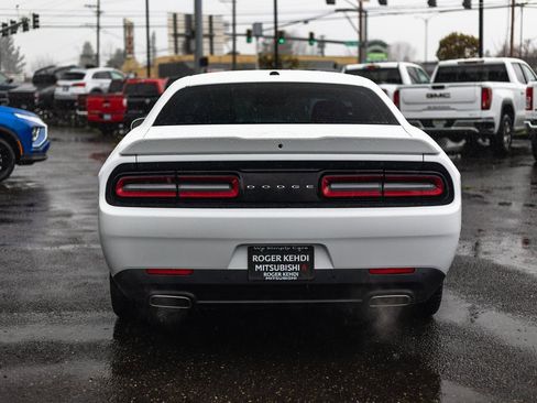 Used 2022 Dodge Challenger GT image 11